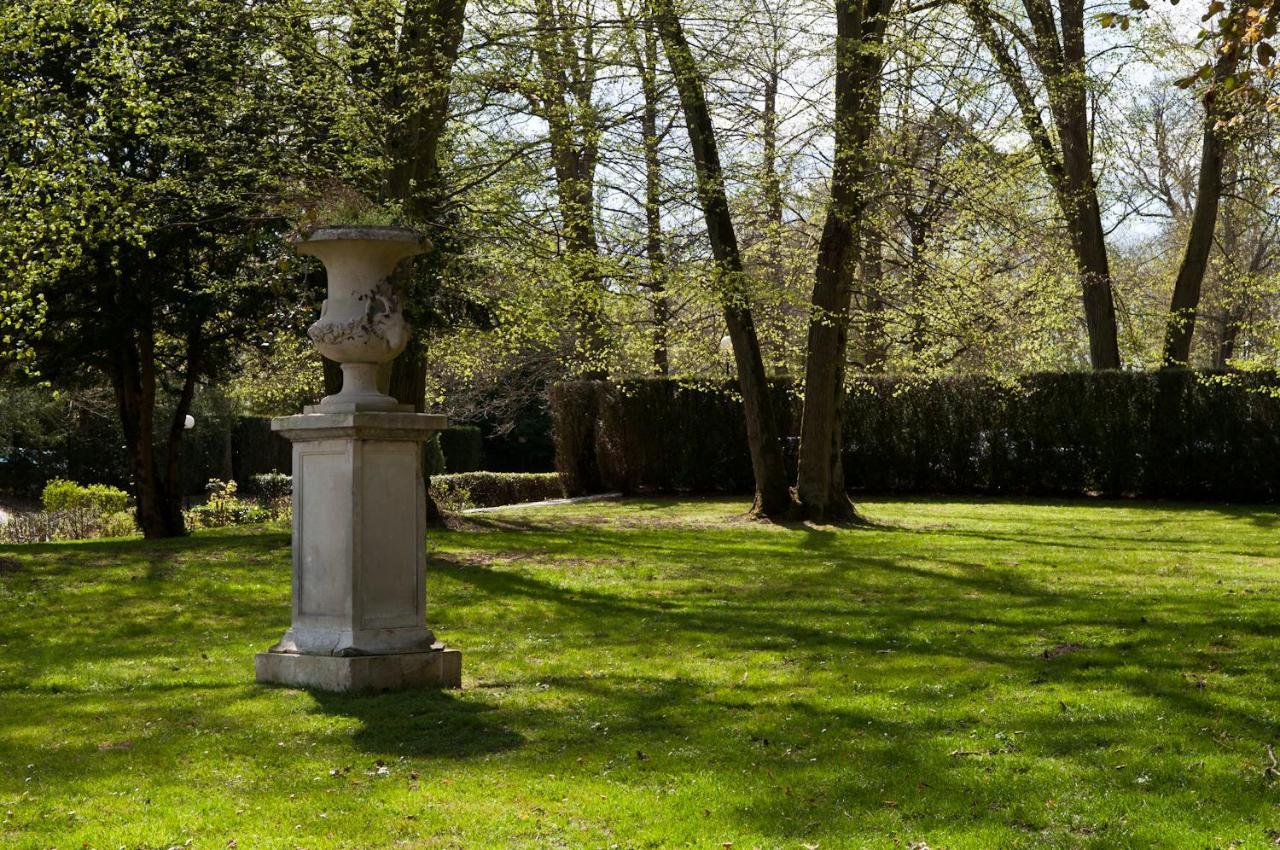 Domaine De Fremigny Hotel Bouray-sur-Juine Exterior foto
